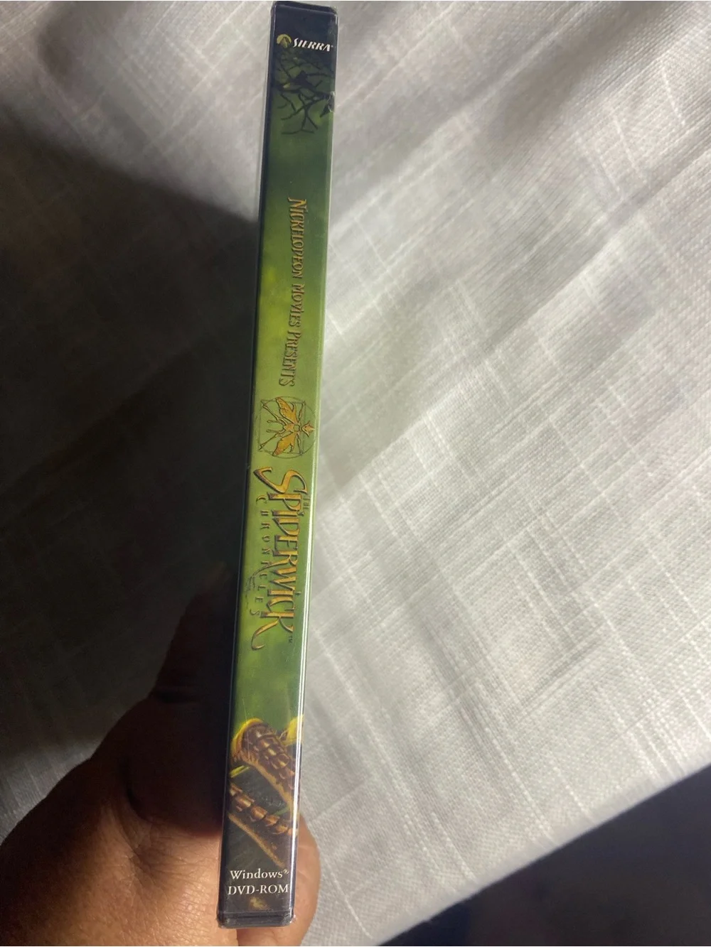 Serra The Spiderwick Chronicles PC Game - Green & Yellow Cover